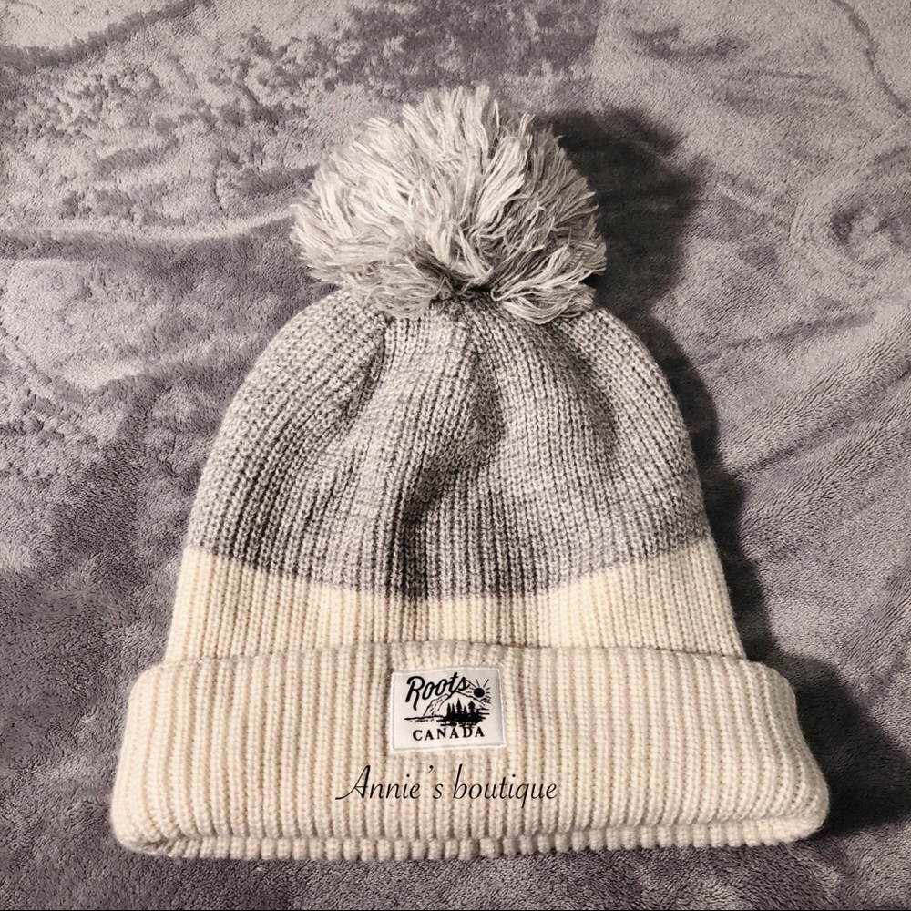 Roots Canada pompom beanie